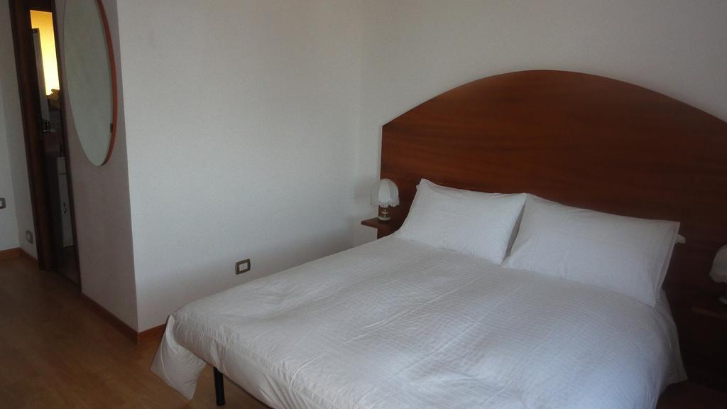 Bed And Breakfast La Corte Degli Ulivi Civitavecchia Room photo