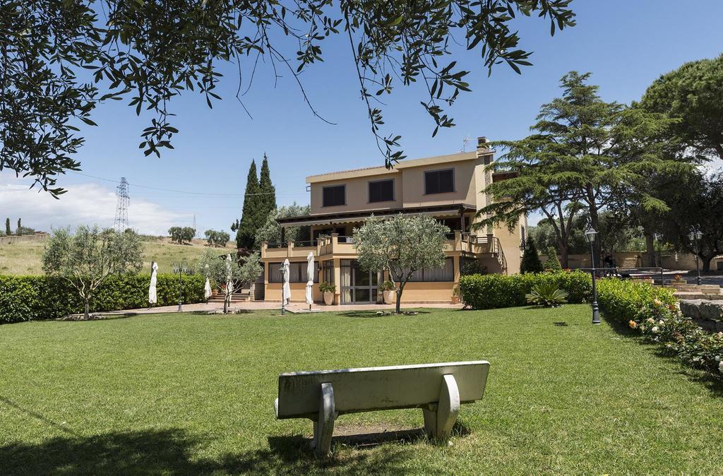 Bed And Breakfast La Corte Degli Ulivi Civitavecchia Exterior photo