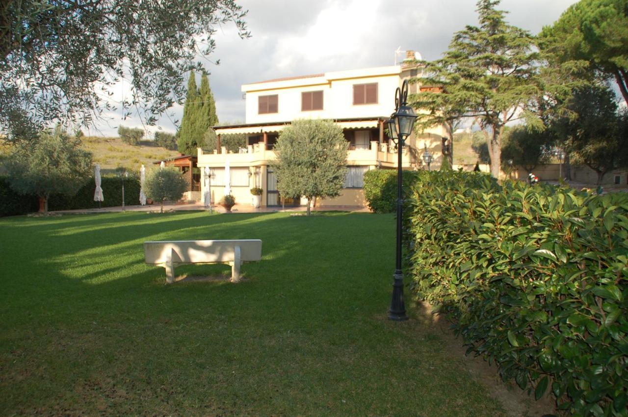 Bed And Breakfast La Corte Degli Ulivi Civitavecchia Exterior photo