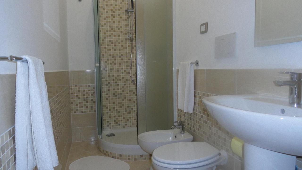 Bed And Breakfast La Corte Degli Ulivi Civitavecchia Room photo